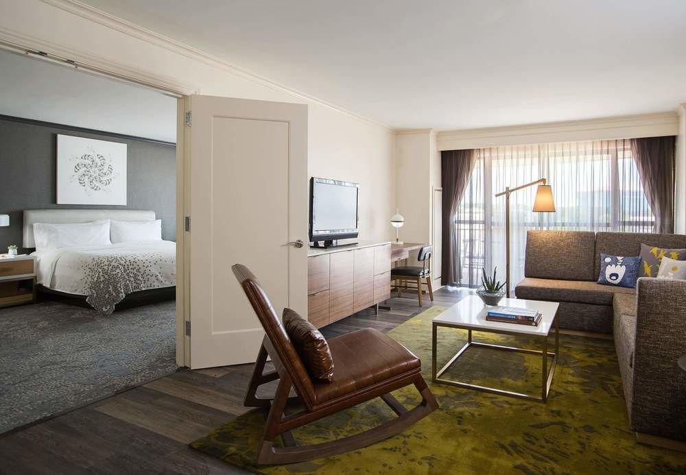Renaissance Raleigh North Hills Hotel Eksteriør bilde